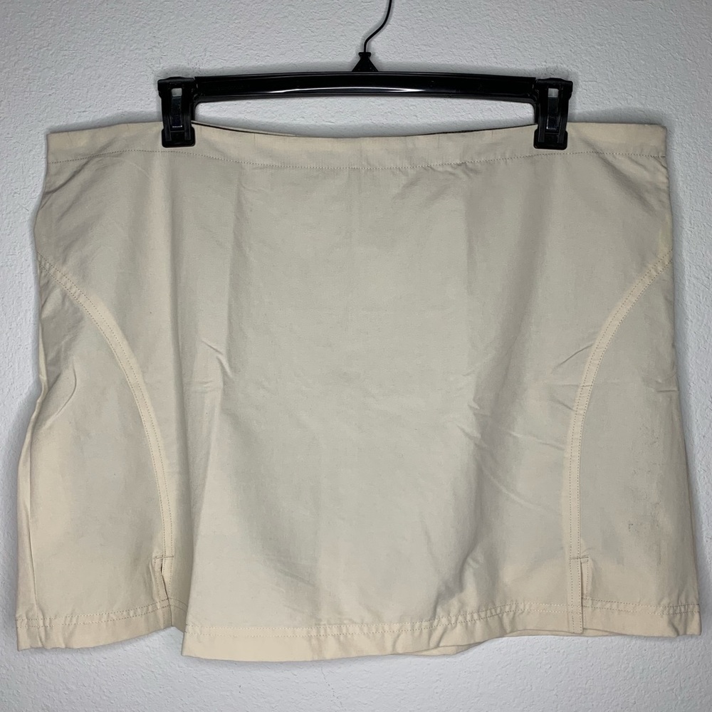 Magellan active skirt w/ built-in shorts size 18